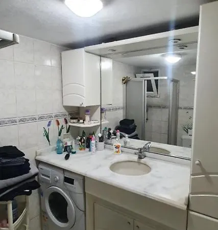 Roomat Guzelyali 홈스테이 *